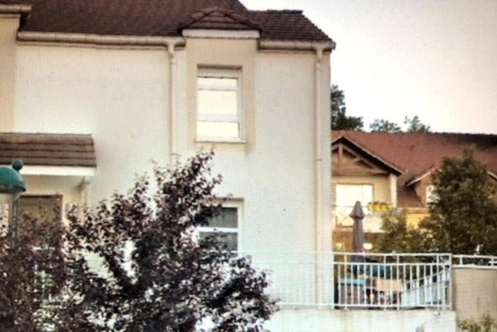 Joli Duplex Proche Disneyland Daire Montévrain Dış mekan fotoğraf